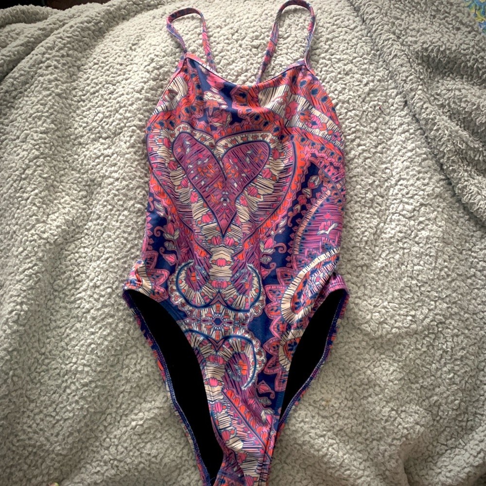 pink patterned jolyn with hearts
